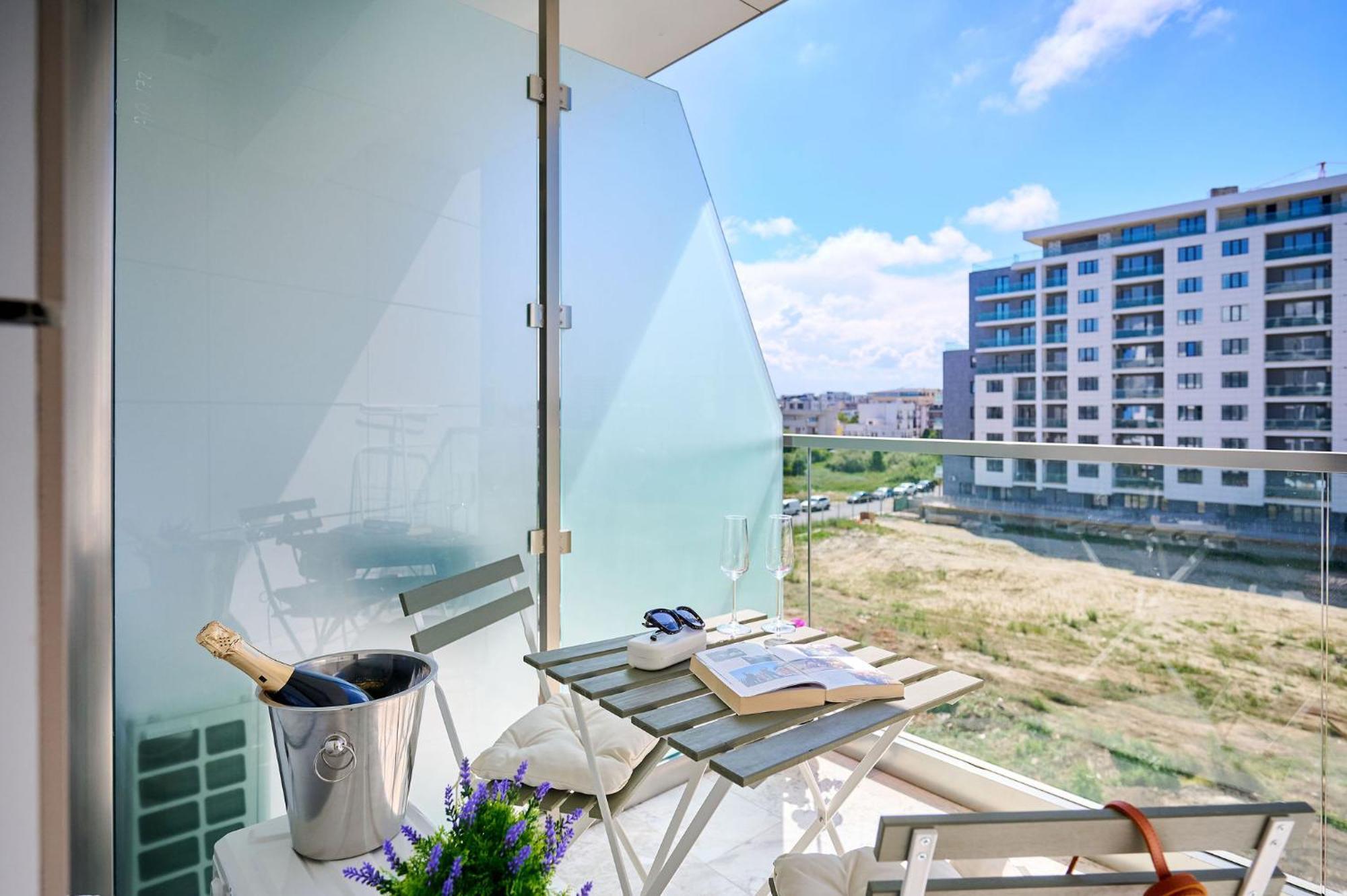 Soleil Anne Studio In Infinity Beach Resort - Parking Mamaia Exterior foto
