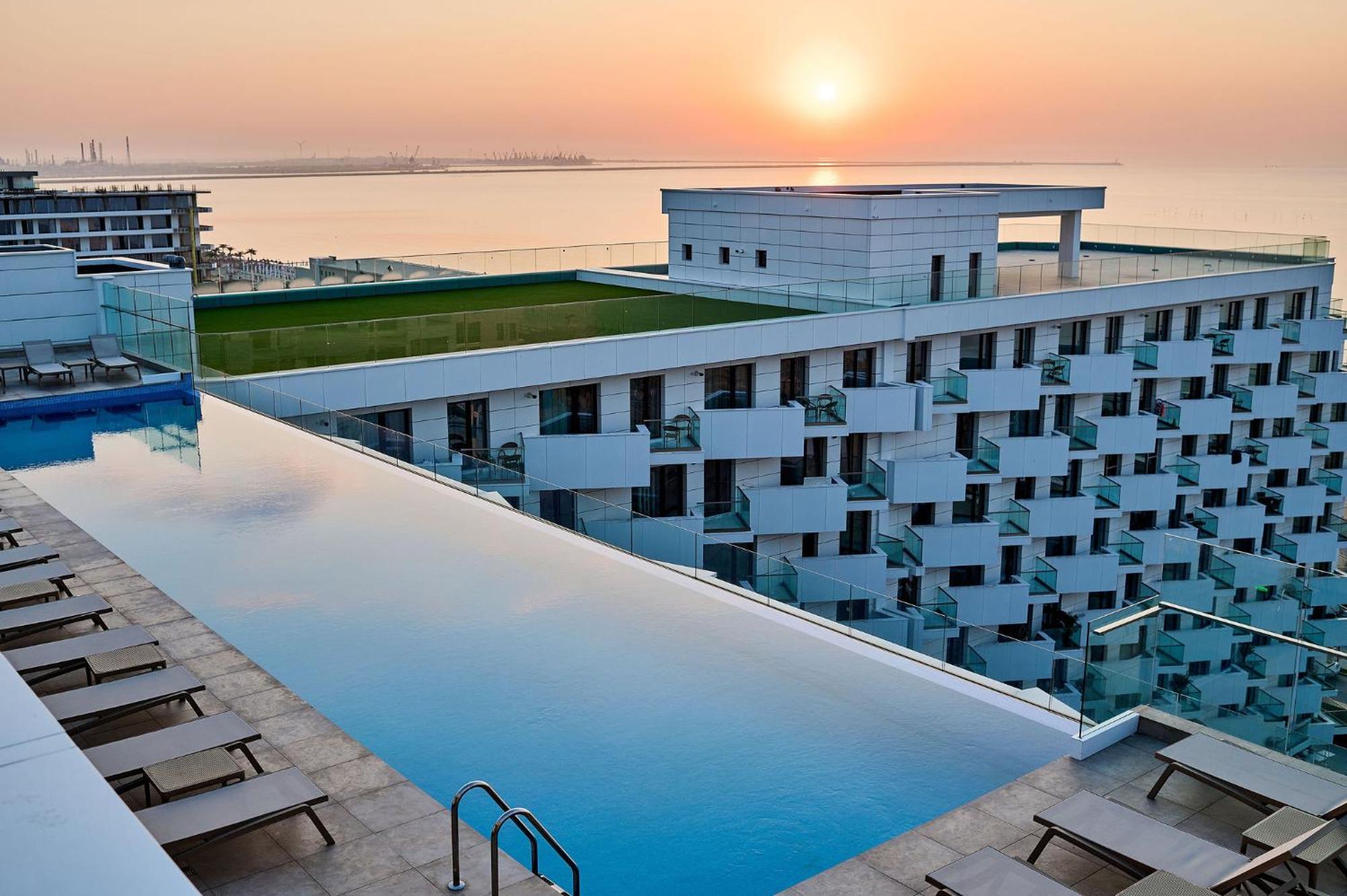 Soleil Anne Studio In Infinity Beach Resort - Parking Mamaia Exterior foto